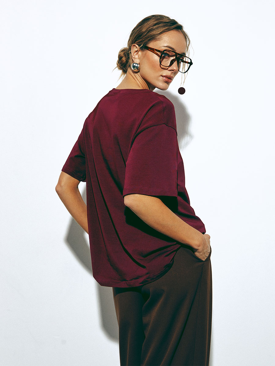 Koszulka oversize w kolorze burgundowym z nadrukiem DANGER 2 Koszulka oversize w kolorze burgundowym z nadrukiem DANGER 2